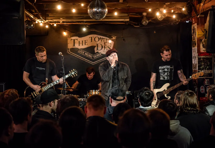 Live pub band performing at a Sydney venue